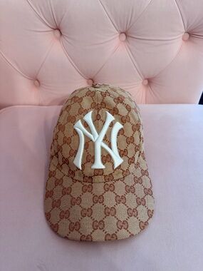 Gucci Beige Monogram GG Supreme Baseball NY Yankees Adjustable Cap